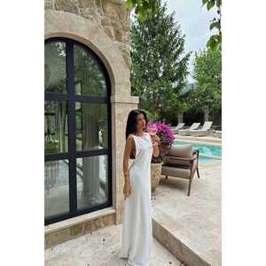 Robe blanche avec détail complexe au dos - Product Image 6