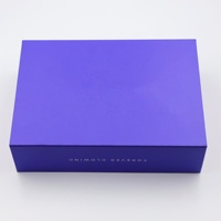 Boîte cadeau magnétique en carton de luxe en gros, boîte d'emballage cadeau rigide de haute qualité, boîte magnétique UV violette