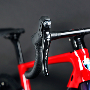Vélo de route en carbone à cadre rigide avec freins à disque, roues 700C, <span class=keywords><strong>groupe</strong></span> R7000, fabrication chinoise OEM Twitter Bike - Product Image 2
