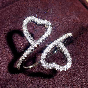 Anillo en forma de corazón T0638 con circonita cúbica engastada, anillos de moda unisex para el Día de San Valentín - Product Image 4