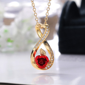Collier pendentif cœur bicolore pour femme, chaîne ras-du-cou torsadée mignonne, accessoire de mode tendance - Product Image 3