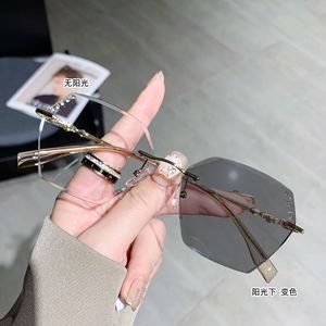 Diamant Métal <span class=keywords><strong>Anti</strong></span>-Réflexion Photochromique Sans Monture Plat Lunettes Cadre <span class=keywords><strong>Anti</strong></span>-Lumière Bleue Changement de Couleur Myope Optique Lunettes - Product Image 2