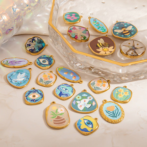 จี้ห้อยคอรูปทรงต่างๆ ทำจากสแตนเลสและเรซิ่น สำหรับทำเครื่องประดับ DIY สีทอง 18K ลวดลายดอกไม้ คงสีได้ เหมาะสำหรับทั้งชายและหญิง - Product Image 1