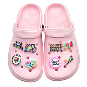 Dijes <span class=keywords><strong>de</strong></span> Zapatos con <span class=keywords><strong>Frases</strong></span> en Inglés Coloridas y Personalizadas 2026, Hebillas <span class=keywords><strong>de</strong></span> Zapatos <span class=keywords><strong>de</strong></span> Goma Suave <span class=keywords><strong>de</strong></span> PVC, Accesorios <span class=keywords><strong>de</strong></span> Decoración <span class=keywords><strong>para</strong></span> Calzado - Product Image 3