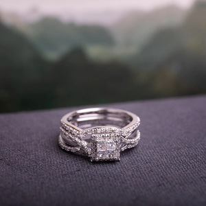 Set di Anelli per Coppie con Zirconi Quadrati, Eleganti Gioielli Abbinati per Matrimonio e Fidanzamento - Product Image 4