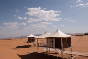 <span class=keywords><strong>Tente</strong></span> <span class=keywords><strong>de</strong></span> glamping <span class=keywords><strong>de</strong></span> luxe pour 2-5 personnes Elysee's Deluxe Superior Room Desert Forest View Elevated Family Suite Tent for Trade - Product Image 2