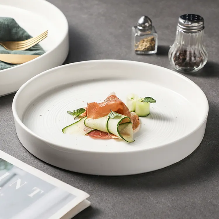 北欧スタイルのキッチン白い磁器料理食器ステーキサービングレストランプレートセラミックディナープレート