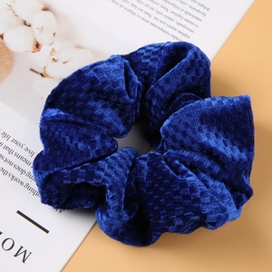 Otoño e Invierno engrosamiento <span class=keywords><strong>de</strong></span> gama alta <span class=keywords><strong>de</strong></span> cabello <span class=keywords><strong>de</strong></span> <span class=keywords><strong>seda</strong></span> azul anillo <span class=keywords><strong>de</strong></span> terciopelo <span class=keywords><strong>Scrunchies</strong></span> para las niñas - Product Image 3