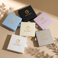 Boîte à bijoux carrée, organiseur de style tiroir, rangement pour colliers, bagues, pendentifs, boîte d'emballage doublée de velours avec logo doré