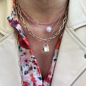 Gemnel Joyería al por Mayor 2025 Collar de Cadena Larga con Colgante de Candado y Llave Minimalista Oro Real - Product Image 6