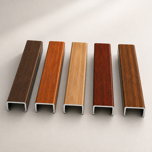 Profils d'extrusion en aluminium à grain de bois avec finition naturelle réaliste pour applications architecturales durables de portes et fenêtres - Product Image 3
