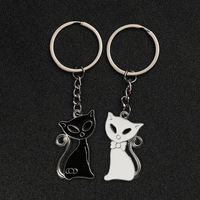 Petit cadeau créatif chat noir et blanc pendentif de sac porte-clés en métal décoration en alliage de zinc porte-clés en gros