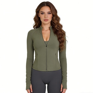 Personaliza tu logo: Top deportivo de yoga para mujer con cremallera completa, ajuste ceñido y orificios para los pulgares, ideal para ciclismo y fitness. - Product Image 3