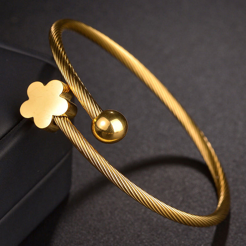 Bracelet fleur en or