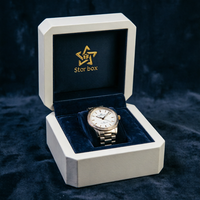 Boîte de rangement pour montres en bois blanc, finition mate, intérieur en cuir avec coussin pour montre, logo personnalisé pour l'emballage de marques de montres haut de gamme