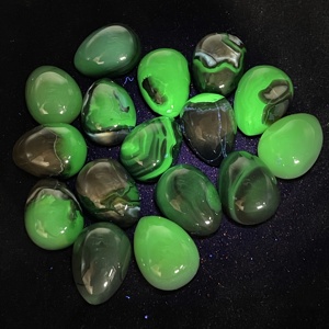 Huevos de ágata volcánica pulidos a mano, cristales naturales al por mayor, mini huevos de cristal con reacción UV para regalo - Product Image 6