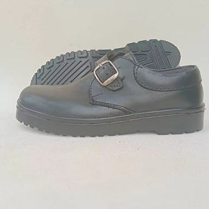 Chaussures scolaires imperméables personnalisées Rada OEM, possibilité d'ajouter le logo de l'école ou l'emblème national pour les commandes institutionnelles - Product Image 1