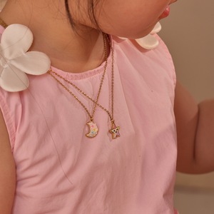 Set di Gioielli in Acciaio Inossidabile per Bambine, <span class=keywords><strong>Collana</strong></span> e Orecchini con Stelle e Luna, Regalo per Bambine - Product Image 2
