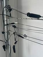 Klem Baja Tahan Karat Luar Ruangan yang Dapat Disesuaikan untuk Kabel Drop FTTH, Klem Suspensi Serat Optik Datar Udara Luar Ruangan