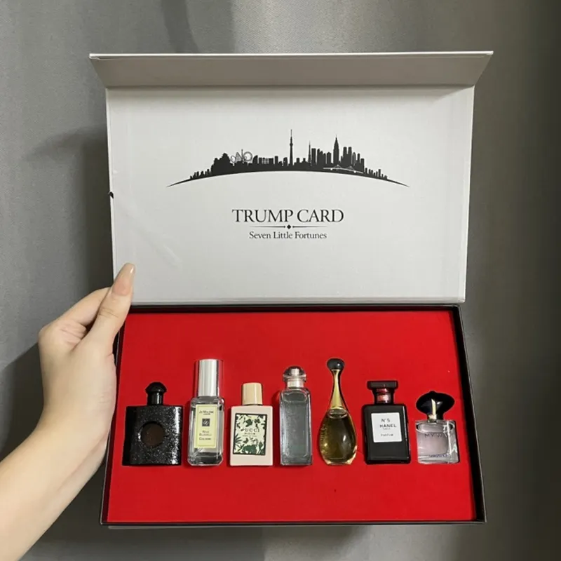 Le plus récent carton faire échantillon de parfum coffret cadeau stockage emballage magnétique boîte de forme de livre de luxe emballage boîte d'échantillon de parfum