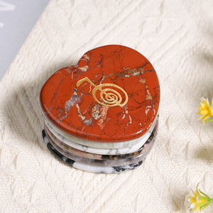 Cristal natural Jade tallado de Reiki símbolo patrones runa piedra losa en forma de corazón piedra losa soporte artesanía para la buena suerte - Product Image 4