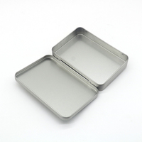 Solution de rangement minimaliste haut de gamme, conteneur métallique à charnières ultra-résistant, petite boîte rectangulaire en métal argenté