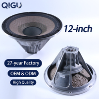 Système de sonorisation extérieur avec haut-parleur de 15 pouces, subwoofer à bobine mobile de 75 mm et système de sonorisation en ligne (line array) avec horn.