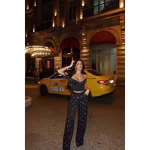 Pantalon taille haute en tissu de coton noir avec détails en pierre - Product Image 6