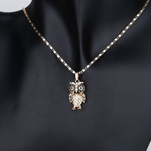 Ensemble de boucles d'oreilles et de colliers pour femmes et hommes en alliage de cuivre plaqué or 18 carats avec zircon, design hibou, pour mariage et fête - Product Image 4