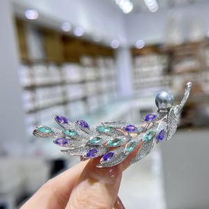 Broche de poitrine de luxe haut de gamme pour femme, nouveau design en cristal en forme d'épi de blé, accessoires élégants pour costume - Product Image 3