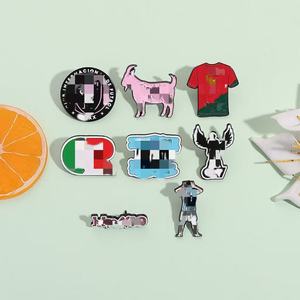 En gros, badges émaillés sportifs en métal, badges émaillés légende du football, badges émaillés joueur de football pour maillot, cadeaux souvenirs pour les fans - Product Image 3