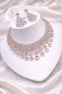 Ensemble de bijoux de mariée classique américain avec diamants - Collier et boucles d'oreilles élégants en deux pièces pour femmes et filles - Product Image 5