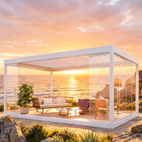 Pergola élégante avec vue sur la mer, panneaux en aluminium écologiques, construction résistante au vent pour maison en bord de mer, balcon de plage