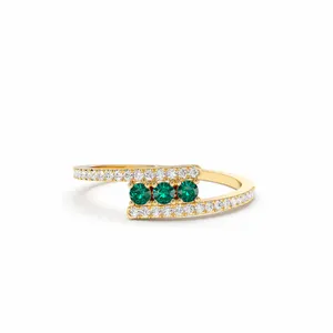 Redondo Brilhante Corte Esmeralda Três Pedra Anel 925 Prata Esmeralda Cz Anel Dainty Emerald Ring