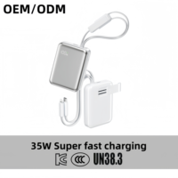 Nouvelle batterie externe portable 2026 CCC KC 35W 10000mAh 20000mAh à charge rapide avec affichage numérique et support dissimulé pour voyage