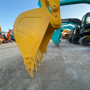 Excavadora de cadenas usada japonesa de 7 toneladas Komatsu PC70, eficiente en consumo de combustible, robusta, para paisajismo, en venta. - Product Image 4