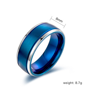 Anelli Personalizzati in Acciaio Inossidabile per Uomo, Impermeabili e Antiossidanti, Fascia Dorata con Bordo Argentato - Product Image 4