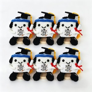 Poupées en laine faites main au crochet pour la saison des diplômes, à énergie positive, avec chapeau de doctorat, avocat, requin, concombre, citrouille et diverses décorations - Product Image 2
