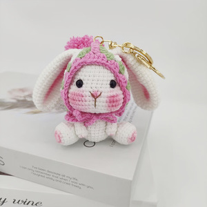 Pendentif <span class=keywords><strong>lapin</strong></span> <span class=keywords><strong>en</strong></span> crochet fait main <span class=keywords><strong>en</strong></span> gros, adorable poupée animale avec <span class=keywords><strong>de</strong></span> longues oreilles tombantes et une queue <span class=keywords><strong>en</strong></span> <span class=keywords><strong>pompon</strong></span> duveteux, cadeau pour maman - Product Image 3