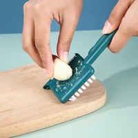 Multifunctionele handmatige fruit- en groenteborstel met roestvrijstalen borstelharen, 3-in-1 aardappel- en citroenschiller