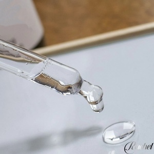 CAS 8042 47 5 Precio al por mayor a granel Aceite mineral blanco Aceite de parafina líquida para <span class=keywords><strong>la</strong></span> industria cosmética - Product Image 1