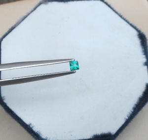 Oferta Especial: Esmeralda Colombiana de 2.5mm, Corte Cuadrado, 0.18 Quilates, para Joyería, Manualidades, Coleccionismo y Regalos - Product Image 2