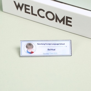 Badge nominatif en acrylique pour étudiant Xu Sheng Jian <span class=keywords><strong>Song</strong></span> <span class=keywords><strong>Yi</strong></span> avec impression - Nouveauté de merchandising, étiquette nominative scolaire - Product Image 3