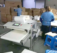 Machine automatique d'enroulement de couette pour oreillers en fibre coussins compressant rouler la machine d'emballage de compression de rouleau d'oreiller en plastique