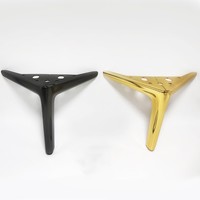 Jambes de canapé modernes en vrac de 120mm jambes incurvées de triangle en métal doré pour le remplacement