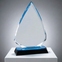 Neue Großhandels-Trophäen nach Maß: Transparente Pfeil-Diamant-Acryl-Auszeichnungen in Gold, Blau und Silber