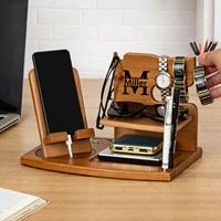 Station d'accueil personnalisée multifonctionnelle en bois pour kits de bienvenue des employés et cadeaux pour équipes à distance