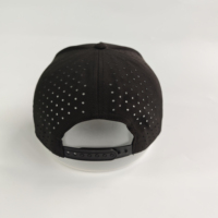 Casquette de baseball légère noire respirante perforée au laser, anti-humidité, à visière incurvée pour la gym