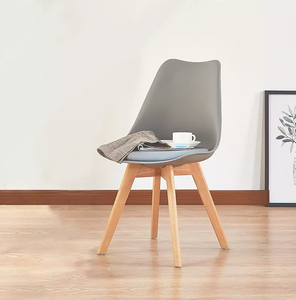 JXT Vente en gros <span class=keywords><strong>de</strong></span> chaises <span class=keywords><strong>de</strong></span> salle à manger modernes <span class=keywords><strong>de</strong></span> style <span class=keywords><strong>scandinave</strong></span> à bas prix, chaises en plastique avec pieds en bois - Product Image 3