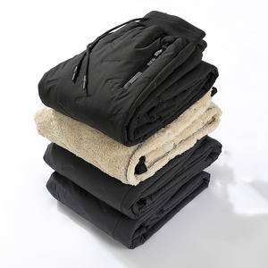 Pantalons décontractés d'hiver pour hommes taille haute en <span class=keywords><strong>laine</strong></span> épaisse <span class=keywords><strong>et</strong></span> <span class=keywords><strong>laine</strong></span> d'agneau coupe-vent <span class=keywords><strong>et</strong></span> chauds pantalons de sport polyvalents <span class=keywords><strong>et</strong></span> surdimensionnés - Product Image 1